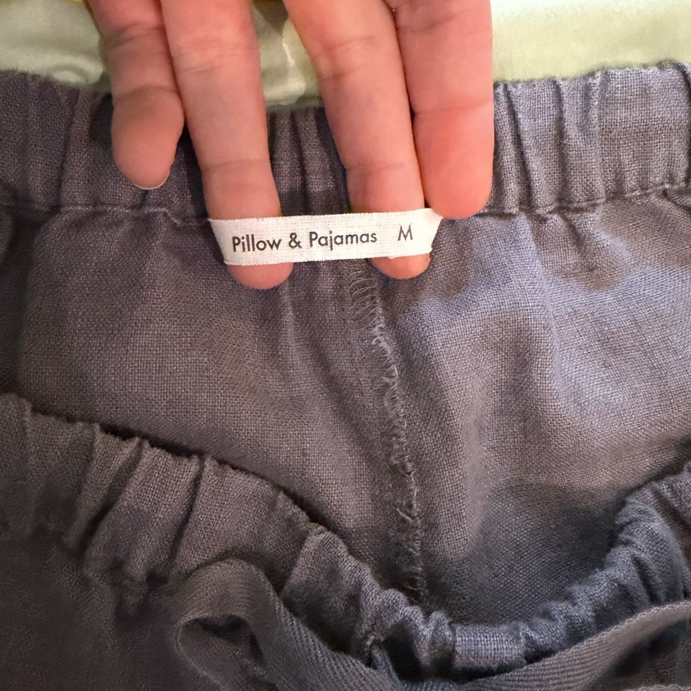 Pillow and Pajamas Linen Short and Tank Set S/M - Picture 7 of 9